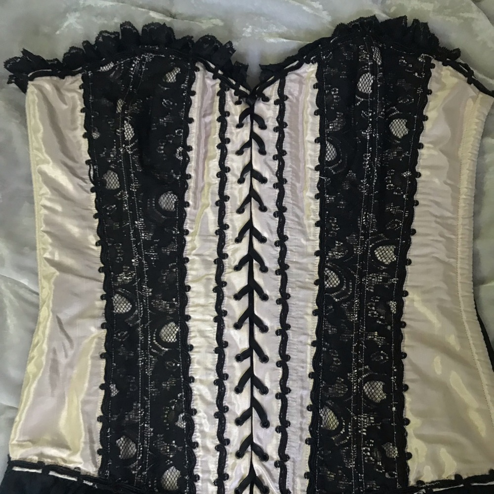 Pink corset with black lace